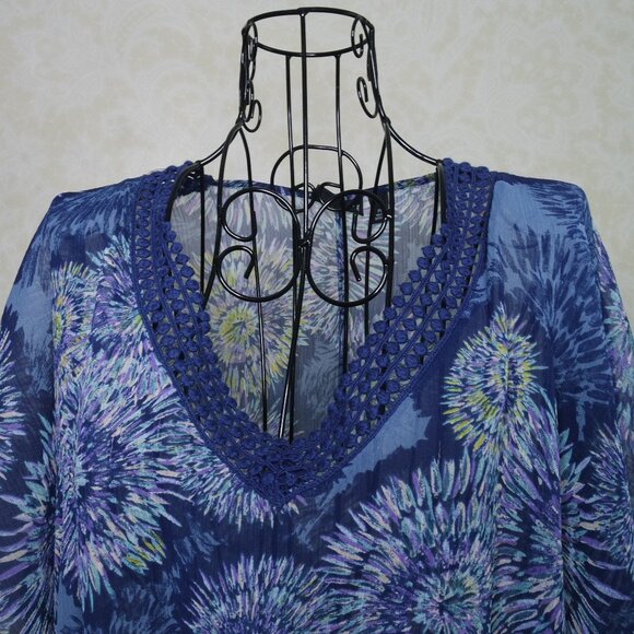 a.n.a Tops - A.N.A Blue MultiColor Flower SunBurst Print Sheer PXL